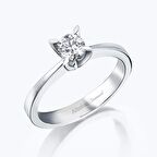 Pırlanta Tektaş Yüzük