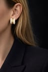 Poyase Halka Küpe, Üç Şeritli Gold ve Krem Detaylı Parlak Yüzey