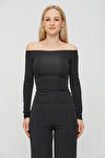 Siyah Omuzları Açık Kayık Yaka Soft Touch Bluz