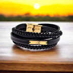 Zarif Dikdörtgen Motifli, Siyah Deri Örgü Detaylı ve 14 Ayar Altın Plakalı R Harfli Bileklik