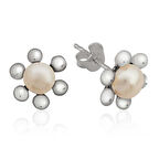 925 Ayar Gümüş İnci Çiçek Çivili Küpe