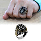 Erzurum Oltu Taşı Üzerine Gümüş Baklava Deseni İşlemeli Dikdörtgen Tasarım Koleksiyonluk 925 Ayar Gümüş Erkek Yüzük