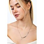 Gümüş Renk Kararmaz Metal Zincirli Balina Kuyruğu Detaylı İnci Doğaltaş Kombinli Kadın Kolye