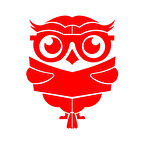 Kitap Okuyan Baykuş Sticker 17x17 Cm Kırmızı