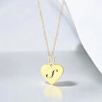 Romantik Dokunuşlu Kalp Motifli 14 Ayar Altın Plakalı S Harfli Kolye