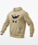 Elinde tarayıcı silahlar olan panda baskılı kapüşonlu sweatshirt