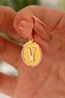 14 Ayar Altın V Harfi Nostalji Oval Kolye Ucu