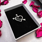 Ok ve Kalp Figürlü Kadın Kolye Ucu 925 Ayar Gümüş Zirkon Taşlı