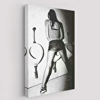 Pisuvara İşeyen Kadın İronik Dekoratif Kanvas Tablo, Duvar Dekoru 6093