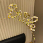 Altın Renkli Taşlı “Bride” Gelin Tacı – El Yazısı Yazı Tipiyle