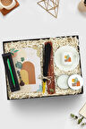 Tasarım Defter & Yeşil Touch Pen & Fincan & Tasarım Beyaz Metal Kutulu Mum & Çubuk Tütsü Hediye Seti