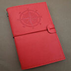 Pusula Tasarımlı Kırmızı Deri Defter