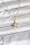 Pirinç Gold Renk Zincirli Yıldızlı Model Kadın Kolye