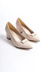 Kadın Verta Krem Deri 6 Cm Kalın Topuklu Toka Deyatlı Hafif Sivri Burunlu Klasık Ayakkabı