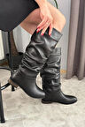 Kadın Mika Siyah Deri Düz Taban Büzgülü Diz Altı Boy Çekme Çizme