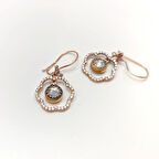 Tek Taşlı Çİçek Sallanan Küpe 14 Ayar Altın HD VİDEOLU