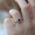 Mini Sonsuzluk Detaylı Kırmızı Zirkon Taşlı Gümüş Yüzük