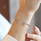 Fatma Ana Eli Sallantı Figürlü Gümüş Kelepçe