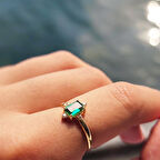 Octagon Kesim Zümrüt Taşlı 0.95 Karat Pırlanta Montorü Şık 925 Ayar Gümüş Yüzük