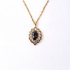 Oval Mistik Topaz Taşlı Yanları Zirkon Taşla Süslenmiş Modern Tasarım 14 Ayar Altın Kolye