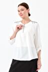 Kadın Yakası Fermuarlı Penye Bluz Ekru