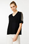 Kadın V Yaka Omuzları Taşlı Penye T-shirt Siyah
