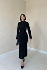 Siyah Omzu Güllü Düz Elbise