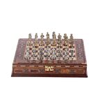 Küçük Boy Metal Osmanlı Bizans Satranç Takımı Parlak ve El Yapımı Masif Ahşap Sandıklı Satranç Tahtası