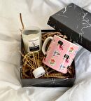  Özel Kutulu Woman Can Tasarımlı Kupa Kokulu Cam Mum Ve Mini Elmas Lamba  Hediye Seti 