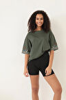 Amida Yeşil Kolları Etnik Nakışlı Oversize Kısa Kollu Kadın T-shirt- 2406