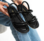 Kadın Siyah Yumuşak Tabanlı 3 Bantlı Rahat Günlük Sandalet Terlik