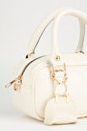 Kadın Lale Açık Krem Çanta Charm Detaylı Rugan Deri Fermuar Kapama El Kol Ve Omuz Çantası