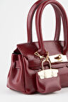 Kadın Kasa Bordo Charm Hediyeli Tasarım Çevirme Kilit Kapama El Kol Ve Omuz Çantası