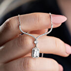 Vaoov 925 Ayar Gümüş Beyaz Baget Taşlı Sallantılı Hediye Kolye