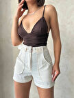 Kemer detaylı gabardin şort krem s25289
