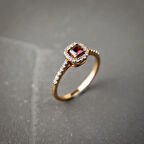 Kırmızı Kare Taşlı 925 Ayar Minimal Rose Gümüş Yüzük