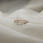 Burma Kollu 925 Ayar Minimal Rose Üç Taş Gümüş Yüzük