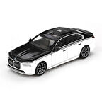 Mini GT 1/64 BMW i7 xDrive60 Alpine White / Black Sapphire - Blister Paket
