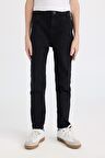 DeFacto Erkek Çocuk Slim Fit Dar Kesim Düz Paça Cepli Siyah Jean Pantolon C3683A824AUNM40