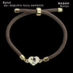 Göz Kamaştıran Kalp Figürlü ve Kahverengi Örgülü 14 Ayar Altın Plakalı Eylül Bilekliği