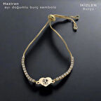 Sıcaklık ve Neşeyi Yansıtan Kalp Motifli Beyaz Taşlı 14 Ayar Altın Plakalı Haziran Bilekliği