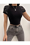 Siyah Boncuk İşlemeli Yarım Balıkçı Yaka Crop Bluz