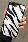 Apple iPhone 8 Plus Uyumlu Zebra Tasarımlı Parlak Silikon Kılıf