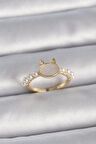 Pirinç Renk Ayarlanabilir Beyaz Mineli Model İnci Detay Kadın Yüzük - Lisinya