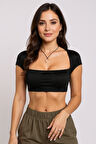 Kadın Siyah Sırt Dekolteli ve Boyundan Bağlamalı Yarım Kol Crop Top Bluz - Şık, Rahat ve Kolay Kombinlenebilir