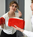 Fermuarlı Peluş Makyaj Çantası (Kısa Tüylü) – Kadınlar İçin En Yeni Makyaj Çantası Modelleri