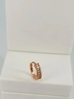 Rose Zirkon Taşlı Uç Kısmı : Pirinç Kıkırdak Bar Uzunluğu : 6 Mm / Bar Kalınlığı 0.8 Mm / Top Boyu 3