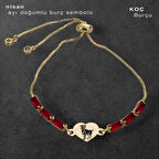 Canlılık ve Tazelikle Dolu Kalp Motifli Kırmızı Taşlı 14 Ayar Altın Plakalı Nisan Bilekliği