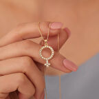 925 Ayar Altın Mikron Kaplama Taşlı Venüs  Gümüş Kolye - CNS00590