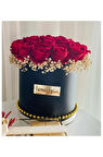 Silindir Kutuda Gerçek Görünümlü Yapay Gül Kız İsteme Buketi